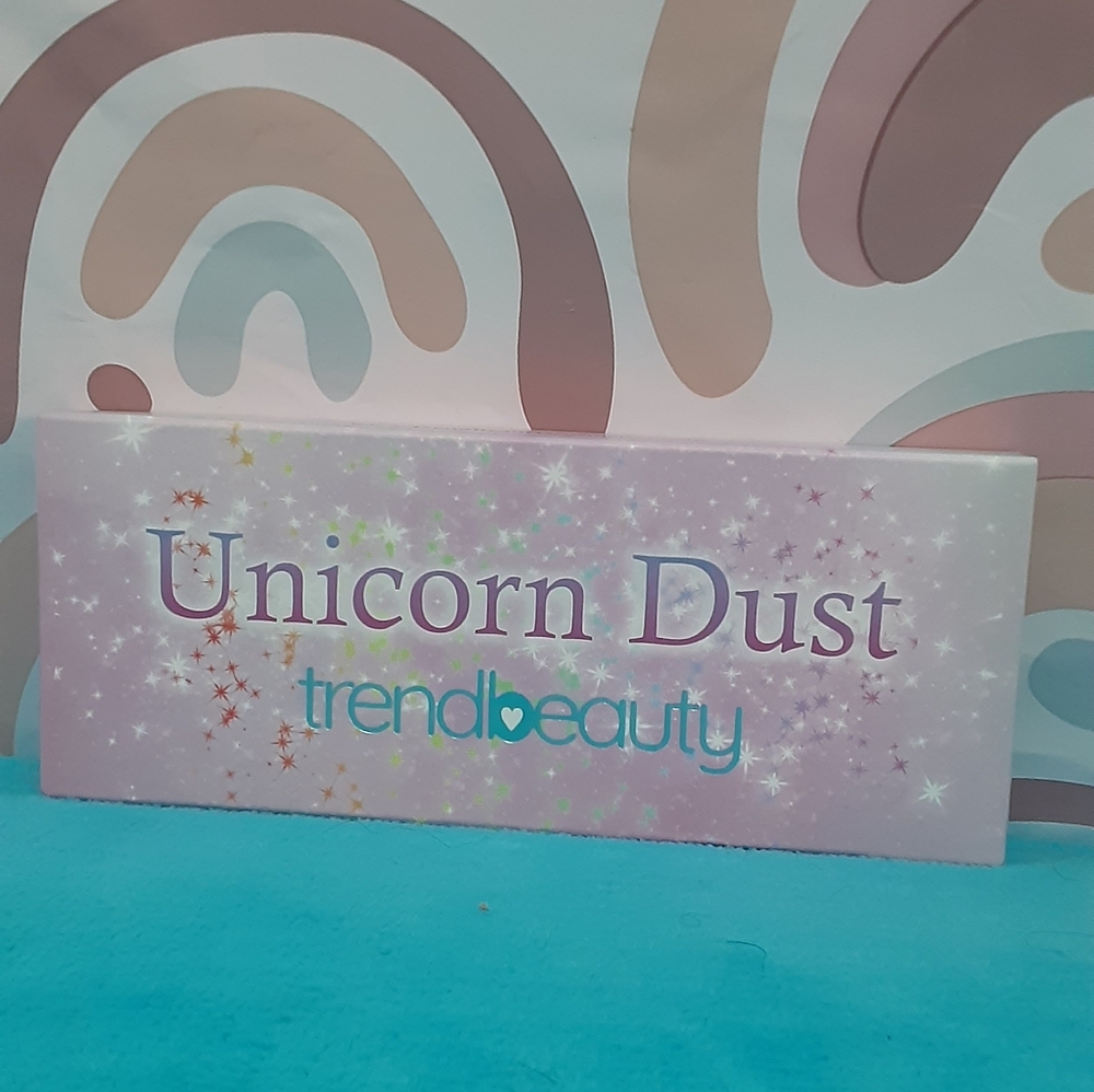 NEW Trend Beauty Unicorn Dust Eyeshadow Palette